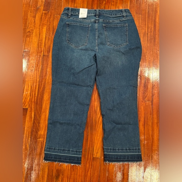 Cropped Jean - Picture 2 of 3